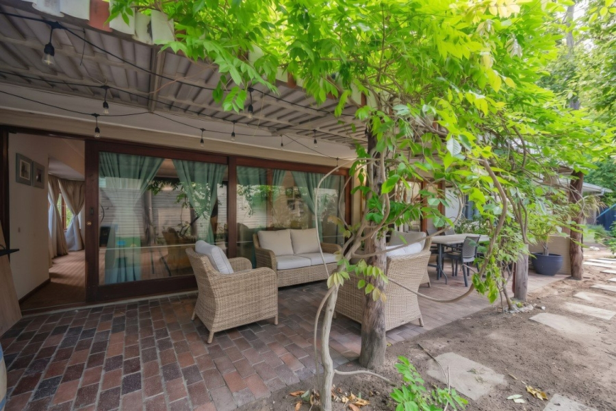 6 Bedroom Property for Sale in Golden Acre Western Cape